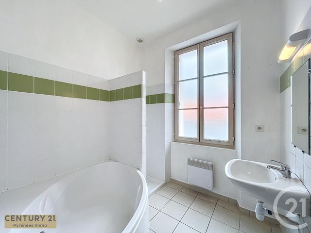 Afficher la photo en grand Appartement T4 à louer - 4 pièces - 76,41 m2 - Boulogne Sur Gesse - 31 - MIDI-PYRENEES