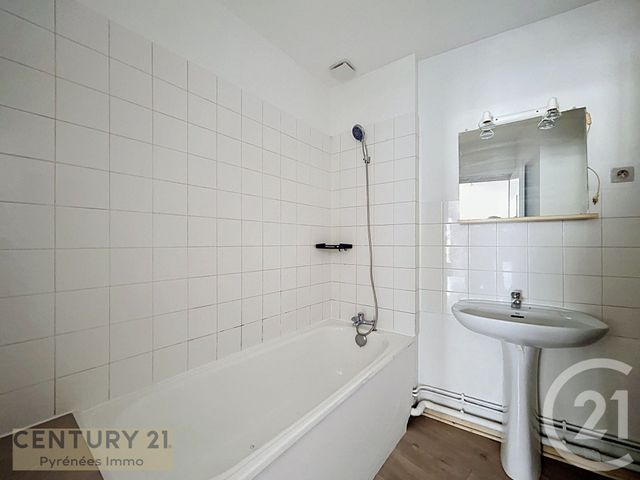 Appartement T2 &agrave; louer - 2 pi&egrave;ces - 40 m2 - St Gaudens - 31 - MIDI-PYRENEES
