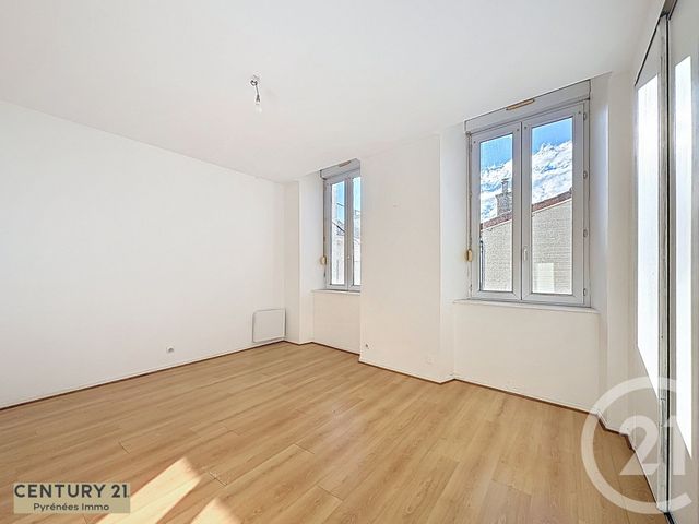 Appartement F3 &agrave; louer - 3 pi&egrave;ces - 76,81 m2 - Montrejeau - 31 - MIDI-PYRENEES