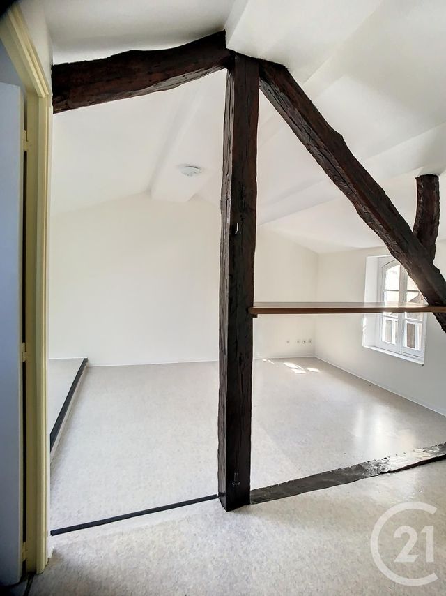 Afficher la photo en grand Appartement Studio à louer - 1 pièce - 27,44 m2 - St Girons - 09 - MIDI-PYRENEES