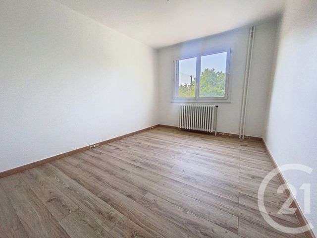 Appartement T5 &agrave; louer - 5 pi&egrave;ces - 108,09 m2 - St Girons - 09 - MIDI-PYRENEES