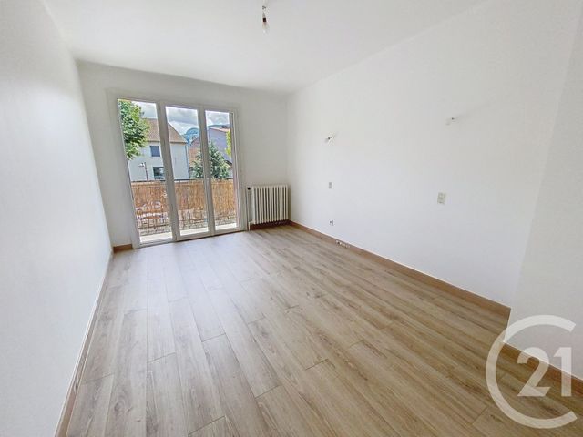 Appartement T5 &agrave; louer - 5 pi&egrave;ces - 108,09 m2 - St Girons - 09 - MIDI-PYRENEES