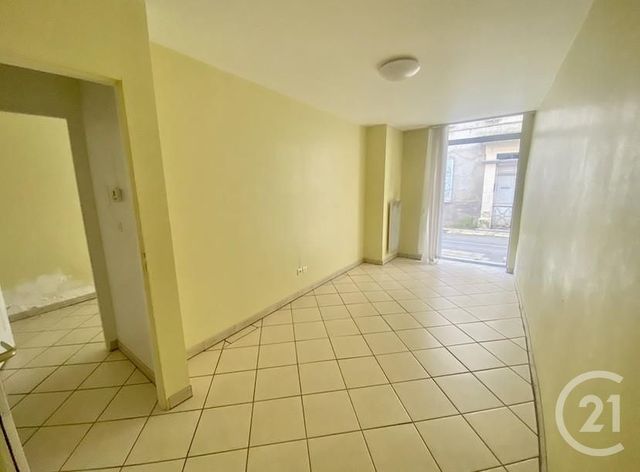 Afficher la photo en grand Appartement F4 à louer - 5 pièces - 58,19 m2 - Salies Du Salat - 31 - MIDI-PYRENEES