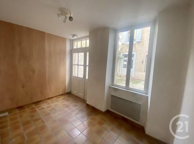 Afficher la photo en grand Appartement F4 à louer - 5 pièces - 58,19 m2 - Salies Du Salat - 31 - MIDI-PYRENEES