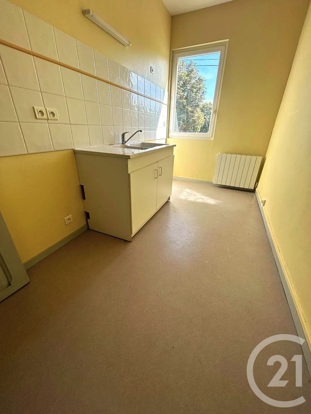 Afficher la photo en grand Appartement T3 à louer - 3 pièces - 92,49 m2 - Salies Du Salat - 31 - MIDI-PYRENEES