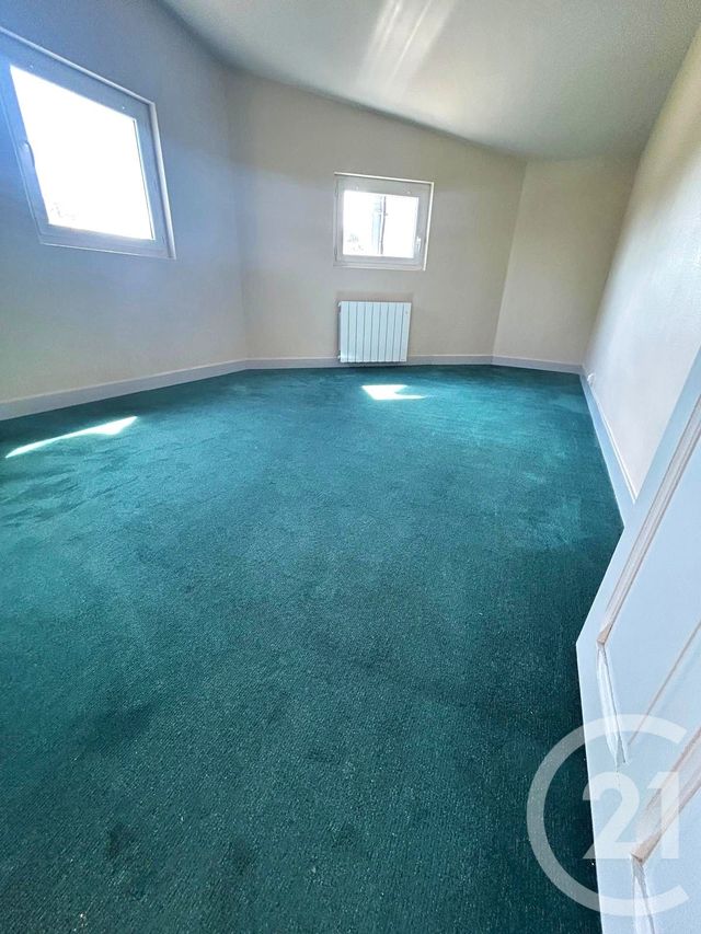 Afficher la photo en grand Appartement T3 à louer - 3 pièces - 92,49 m2 - Salies Du Salat - 31 - MIDI-PYRENEES